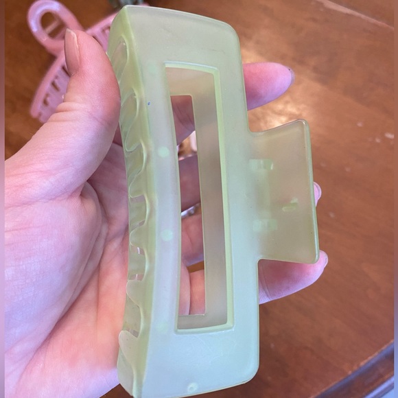 New Pink & Green Hair Ties & Claw Clips Bundle - Picture 5 of 6